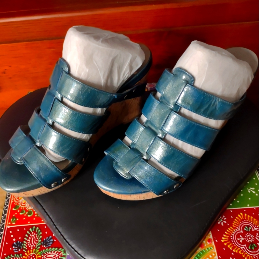 Blue Denim MeToo Jady2 patent leather platform slide sandal cork heel